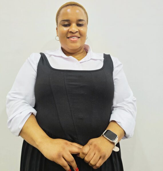English Teacher with Education Degree and Korea Teaching Experience│Available from Aug 25